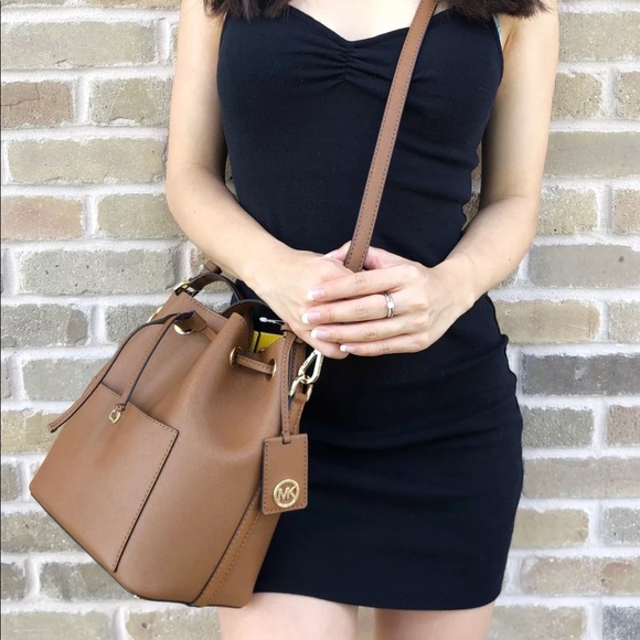 Michael Kors Greenwich Medium Hobo Luggage Yellow - Picture 8 of 8